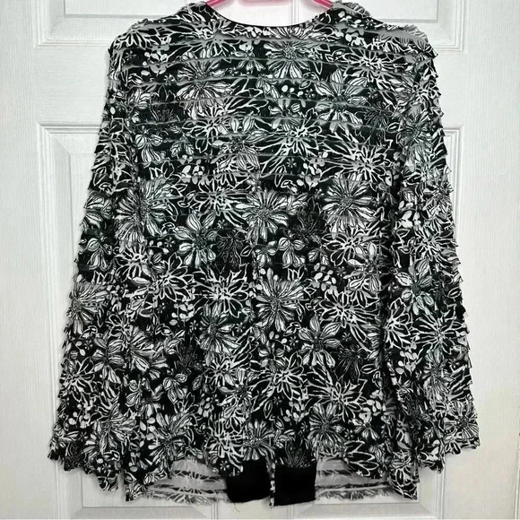 R&M Richards Ruffled Fabric Blazer Black & White Floral Size 14W - Picture 13 of 16